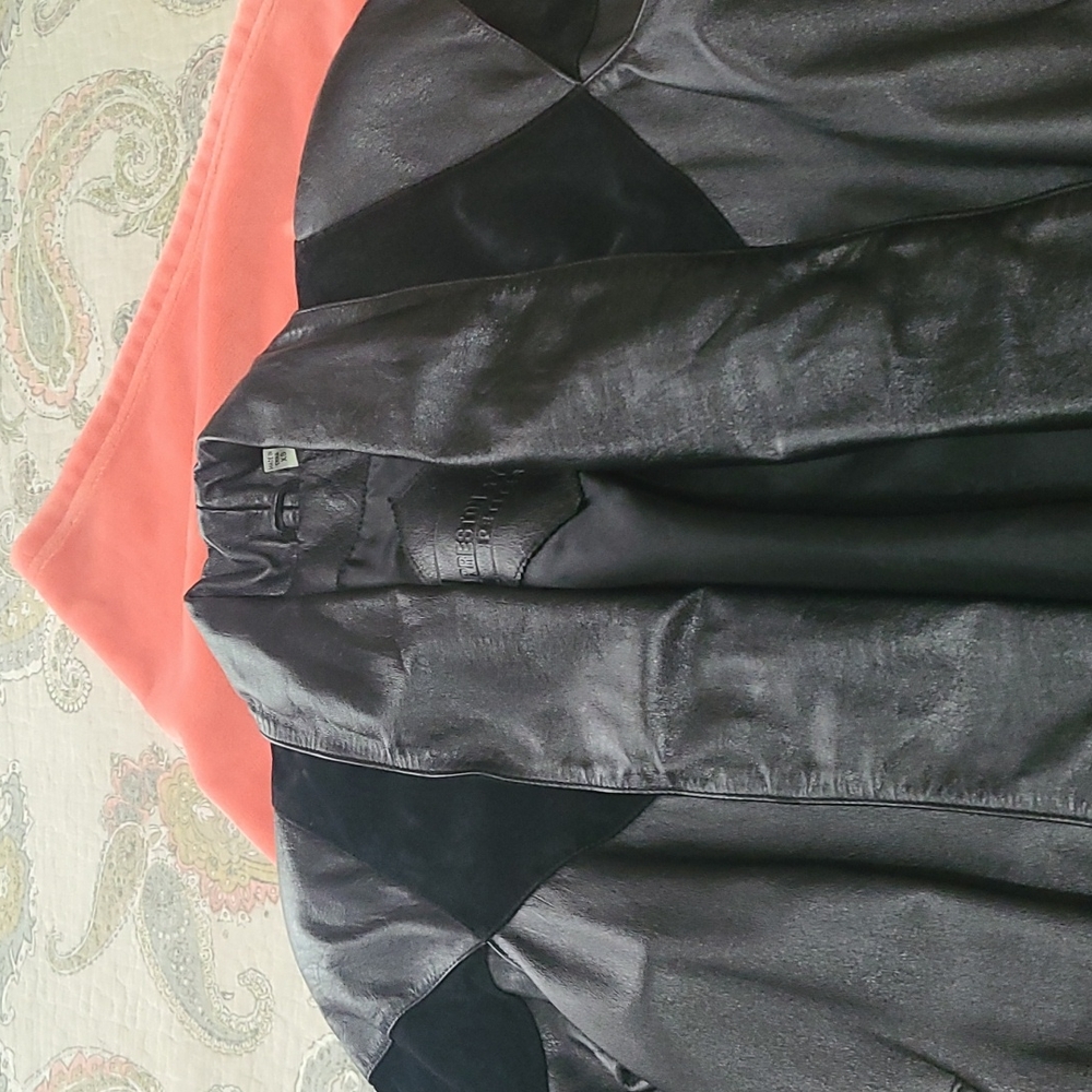 Like New Leather Trench Coat - Picture 7 of 11